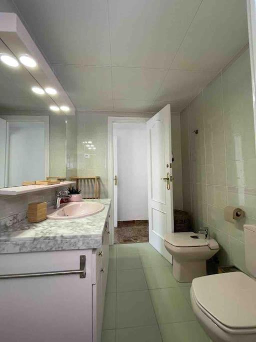 Cal Salmare Seafront Apartment With Rooftop Terrace And Pool Calafell Exterior foto